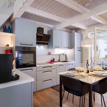 Apartment In Silo/insel Krk 13443